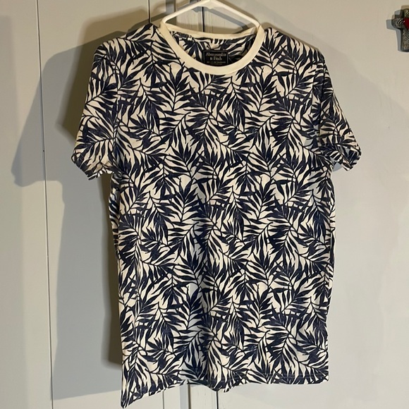 Like new Mens Tee - Picture 1 of 2